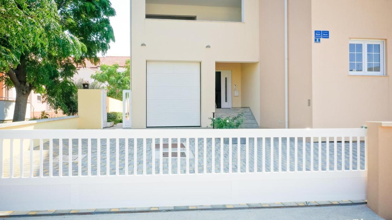 Apartments Sandrina 브르시 외부 사진