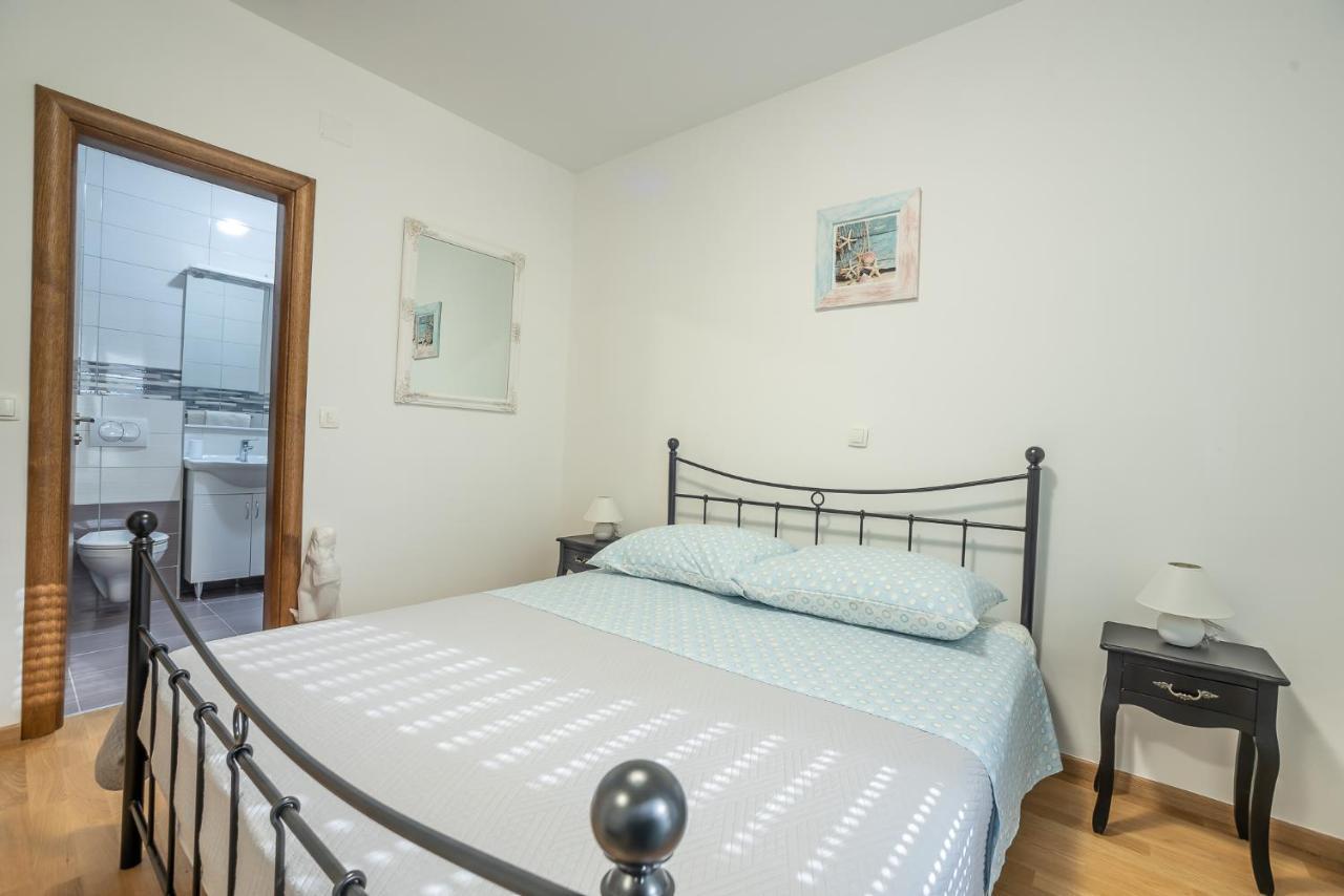 Apartments Sandrina 브르시 외부 사진