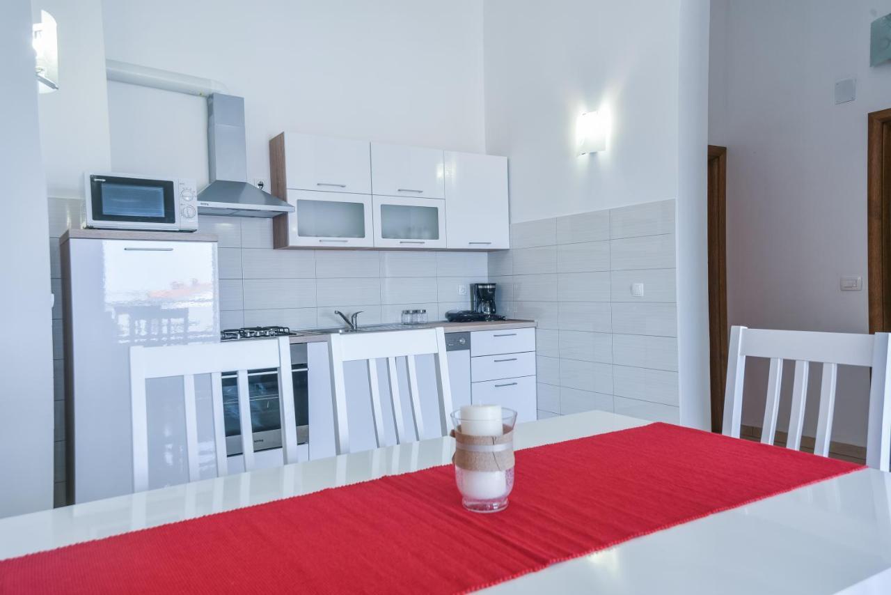 Apartments Sandrina 브르시 외부 사진
