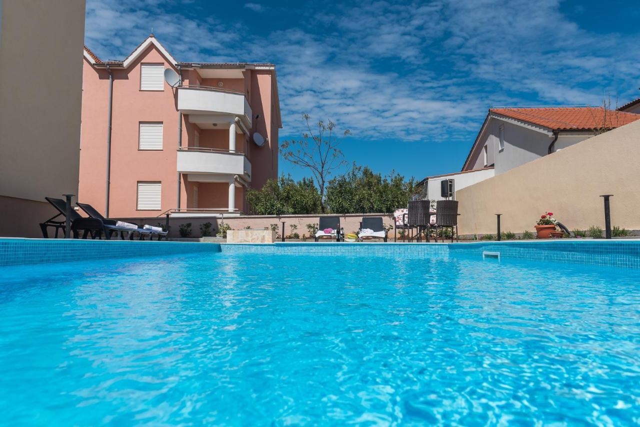 Apartments Sandrina 브르시 외부 사진