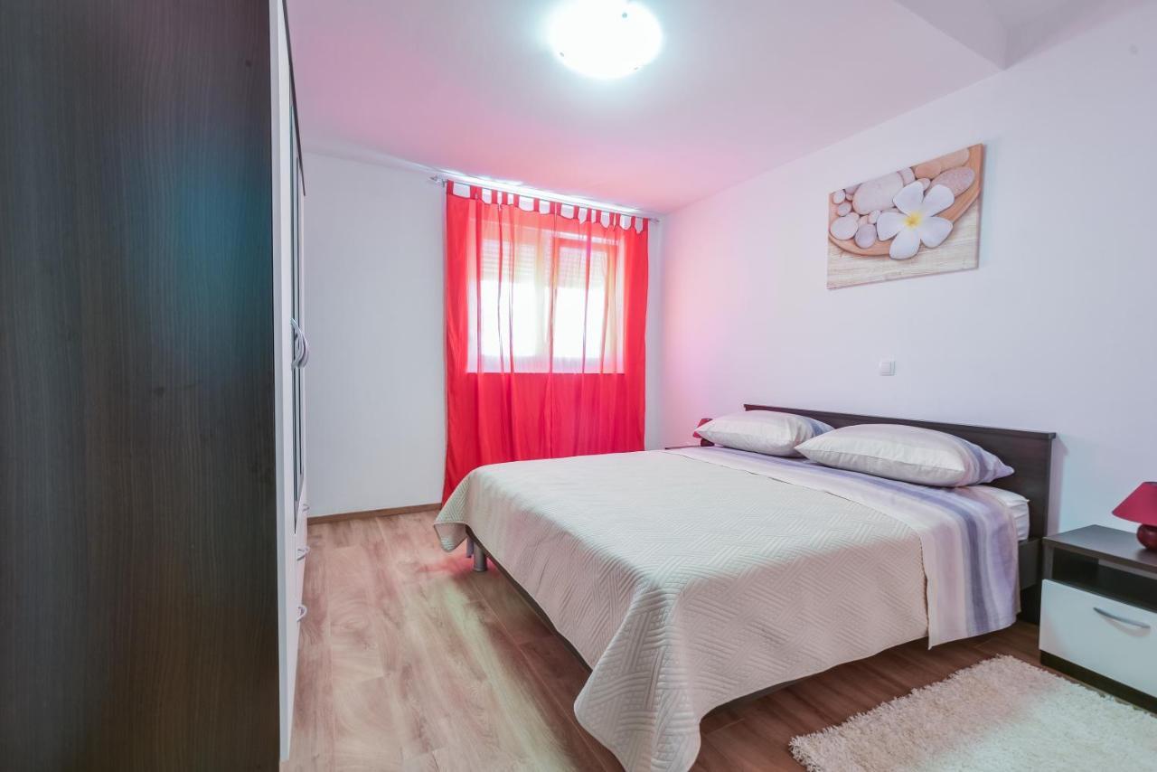 Apartments Sandrina 브르시 외부 사진