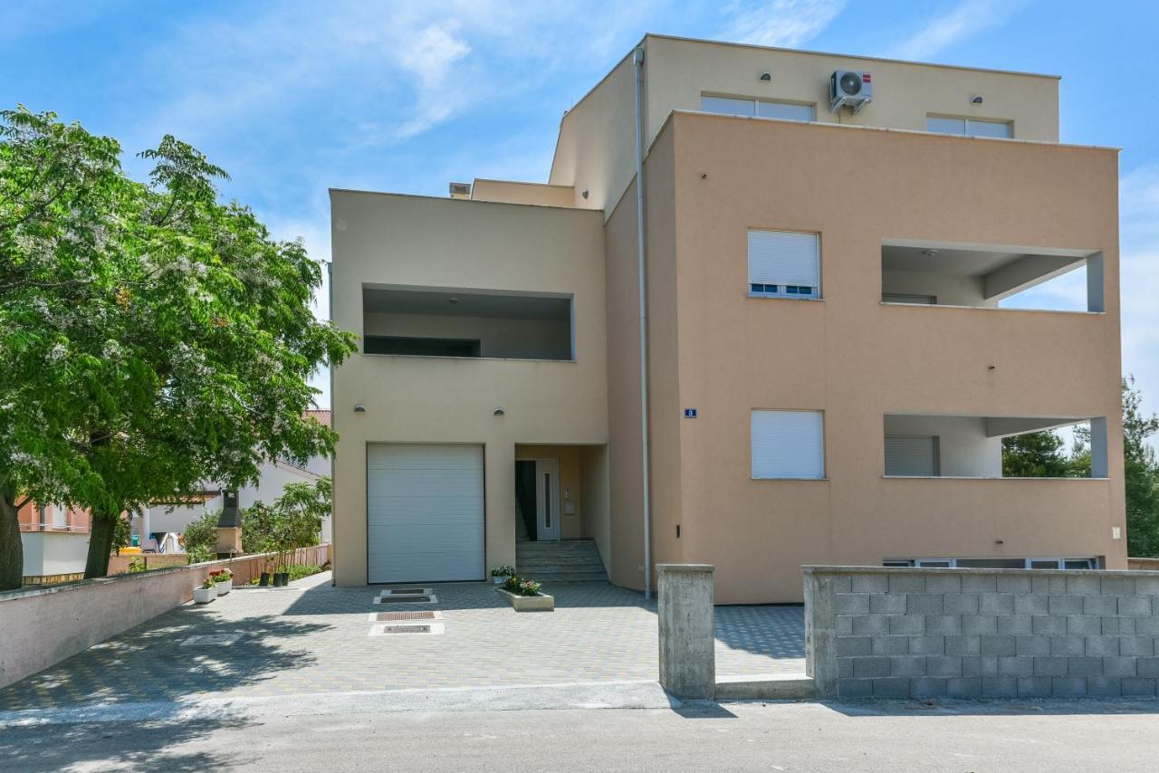 Apartments Sandrina 브르시 외부 사진