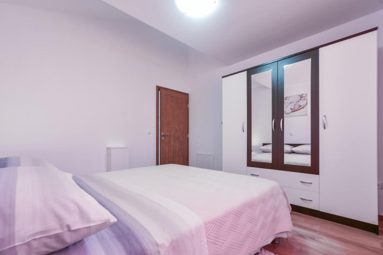 Apartments Sandrina 브르시 외부 사진